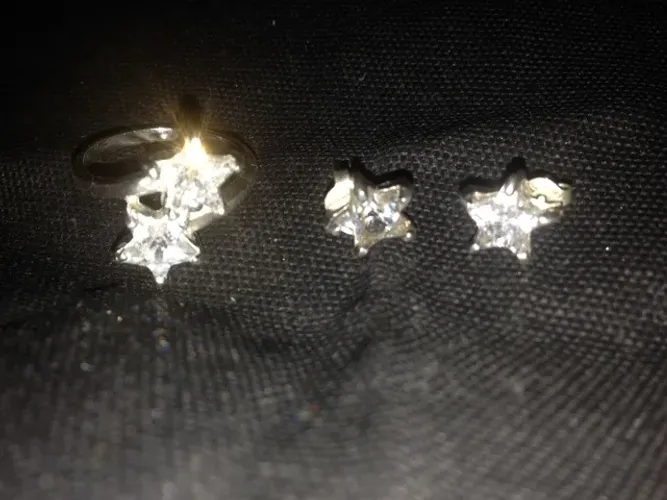 Conjunto Estrela Brincos + Anel tamanho 21