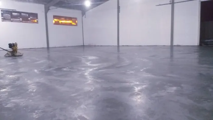 Piso Industrial e Lage,cimento queimado,Pintura epóxi e resina,lixamento de pisos,