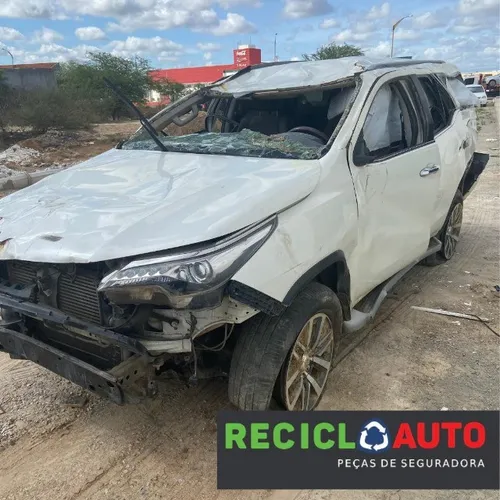 Sucata de Toyota SW4 2.8 2017 7 lugares para retirada de peças originais leia a descrição