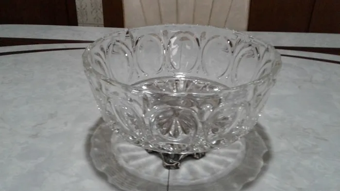 Centro de mesa Cristal Tcheco base em prata envelhecida. Antigo. 