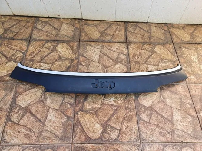 Moldura / Aplique da Tampa traseira Jeep Compass 17/22 Original NOVO