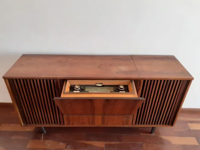 Rádio toca discos antigo colecionador 