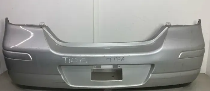 Parachoque Nissan tiida 