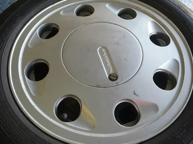 Roda aro 14 VW Gol Gts pingo Prata dagua original com calota de aluminio