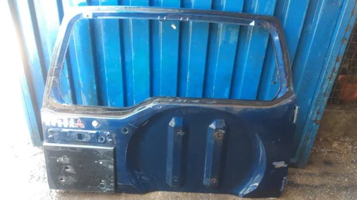 Tampa traseira da Pajero Tr4 ,original 2003/2005/2007/2008
