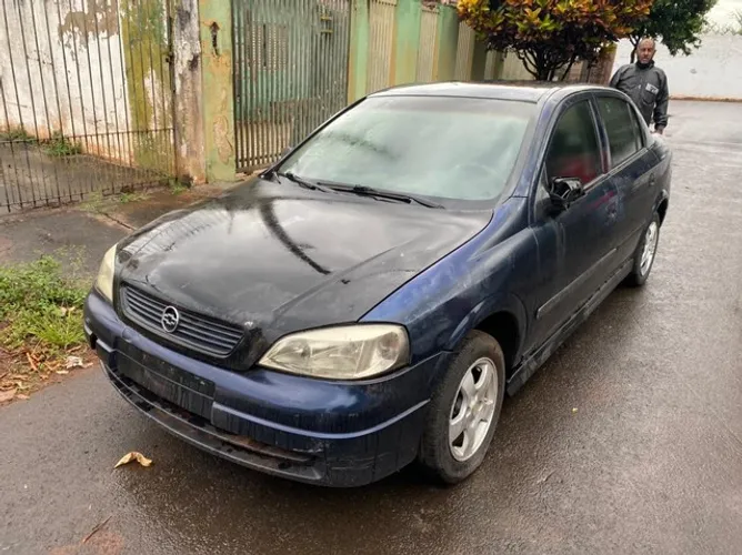 Peças p/ ASTRA Sedan 2001 
