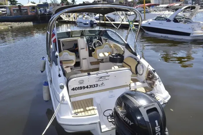 Aluguel de lancha, faça seu roteiro e deixe o resto com a gente