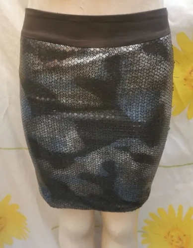 Saia festa 2 tempos toda lantejoulas tam p