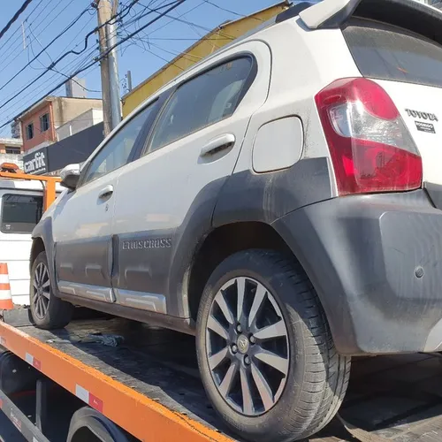 Toyota etios cross sucata para retirada de peças