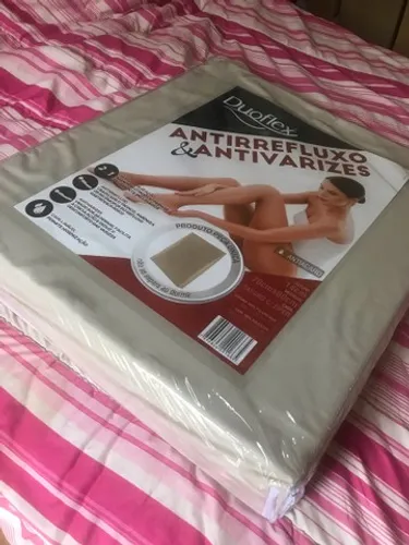 Travesseiro ortopédico para gastrites e varizes