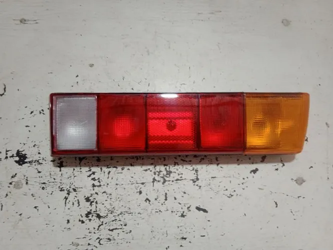 Lanterna traseira santana 85/90 tricolor L.E (novo)