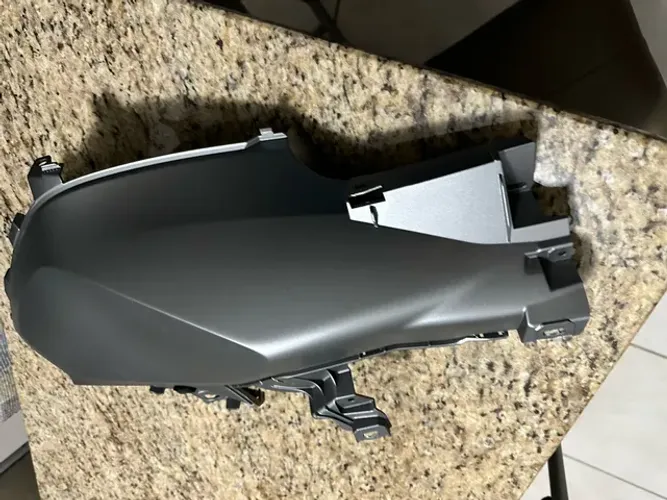 Carenagem tanque lado direto BMW 1200 GS