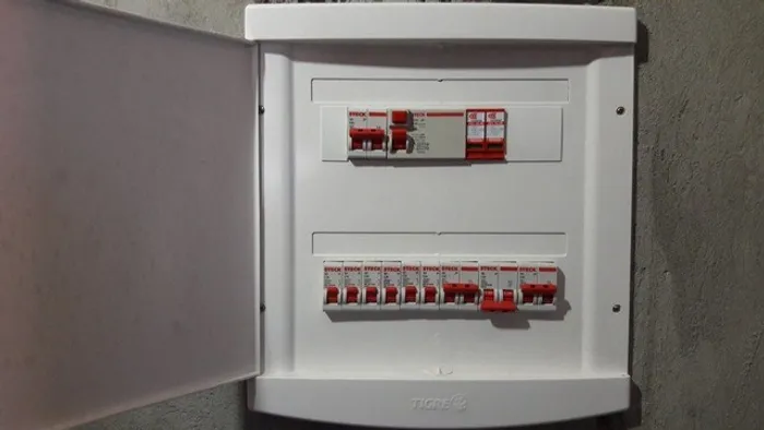 Eletricista Residencial no Canhema 