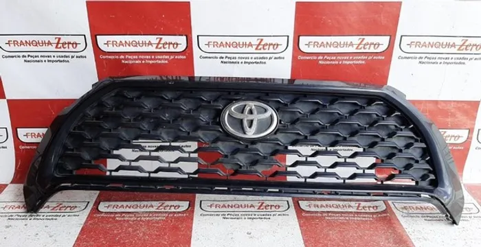 Grade frontal Corolla Cross c/ pequena avaria