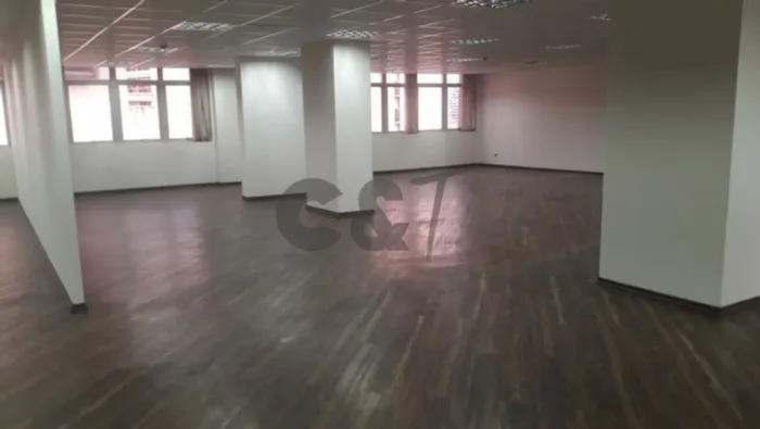 Conjunto Comercial à Venda para Alugar no Centro - São Paulo/SP