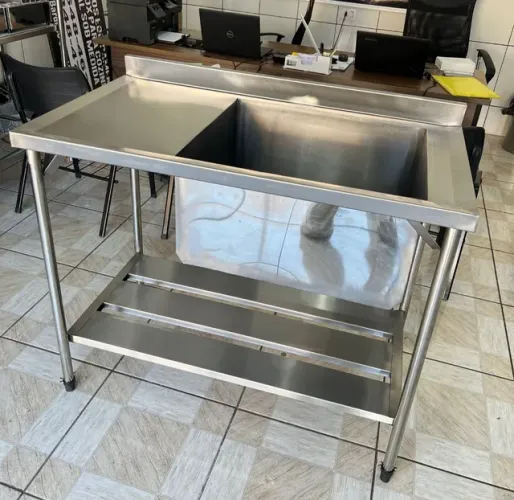 Pias em aço inox escovado ou brilhante, aço 304 ou 430
