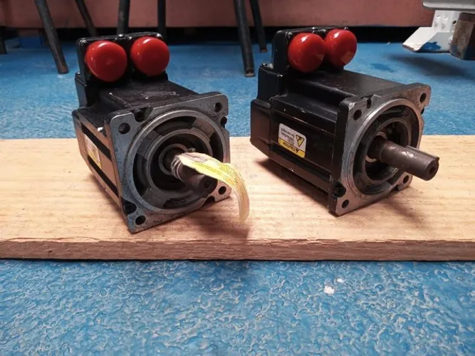 Servo motor Allen bradley.