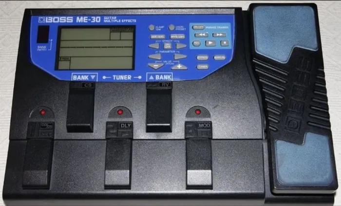 Pedaleira BOSS ME-30 (usada)