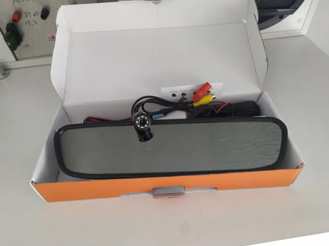 Retrovisor com câmera de ré, c/ infra vermelho. Novo instalado. R$  400,00