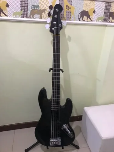 Squier Fender Deluxe V