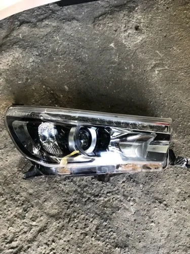Farol Hilux 2016 Até 2020 Direito Com Led