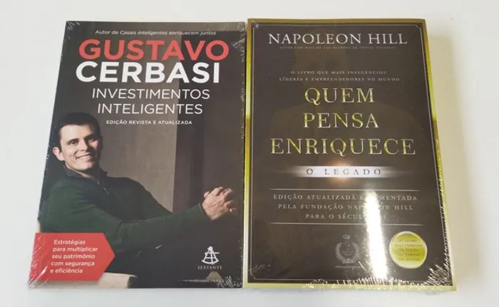 Quem pensa Enriquece de Napoleon Hill e Investimentos inteligentes de Gustavo Cerbasi