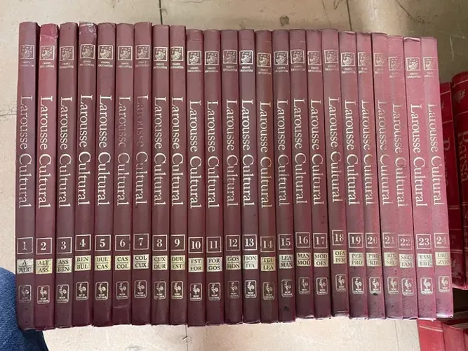 Enciclopédia Larousse cultural 24 volumes completa nova cultural
