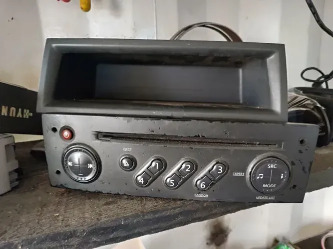 Rádio original Renault Megane grand tour com gaveta
