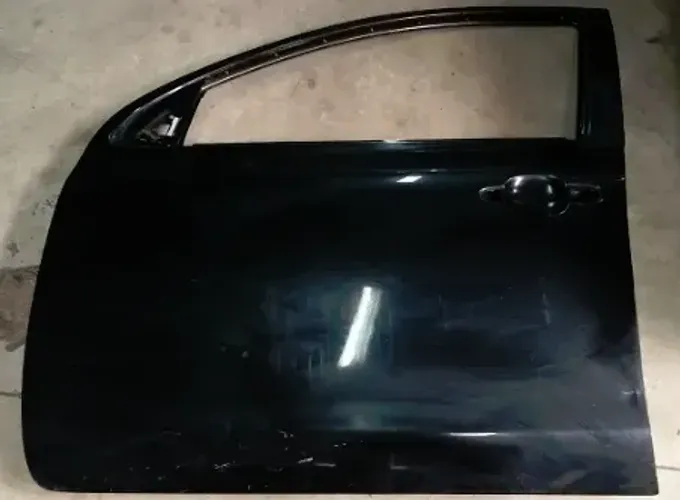 Porta  dianteira esquerda lataria nissan march original ano 2011 2012 2013