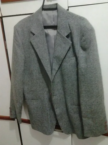 Blazer jaqueta cinza em bom estado,TAM. 50 Médio,barato,conservado,masculino.
