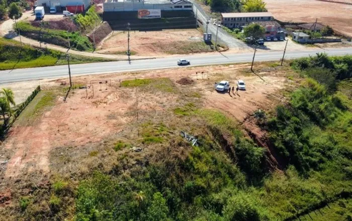 Terrenos em corredor comercial - Divisa de Canelinha com São João Batista