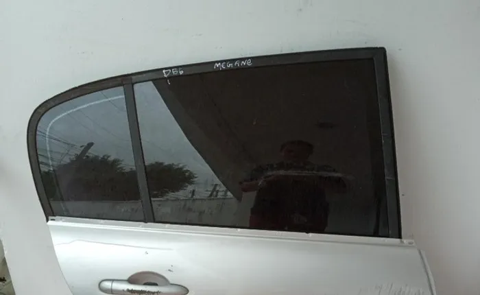 Vidro Porta Traseira Direita Renault Megane