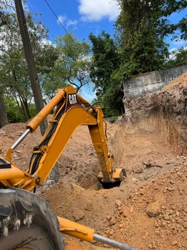 Retroescavadeira Locação