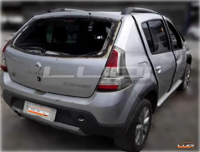 sucata de sandero stepway.