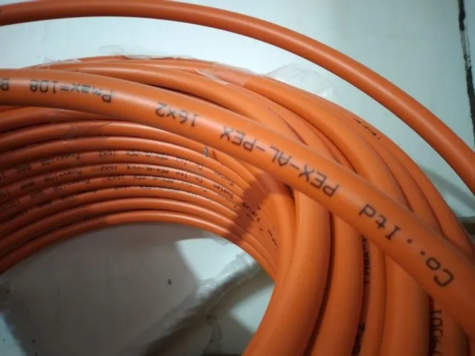 Tubos pex multicamadas 16 milímetros  rolo 100 metros 