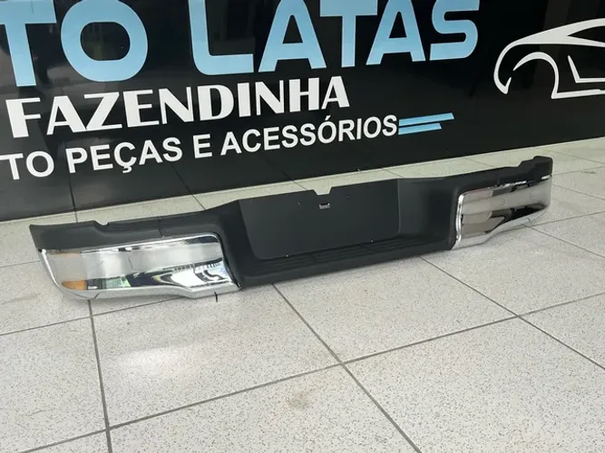 Pára-choque traseiro Hilux 2017 2018 2019 2020 2021 completo