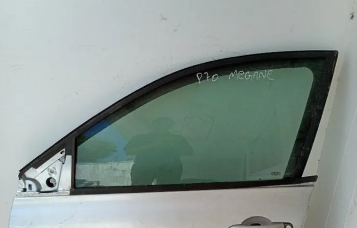 Vidro Da Porta Dianteira Esquerda Renault Megane