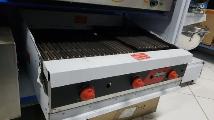Char broiler a gas 75cm croydon CCP-3 (novo) 