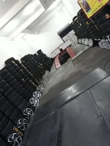 Pneus pra todos os carros partir de 95 só aqui IMPÉRIO pneus 