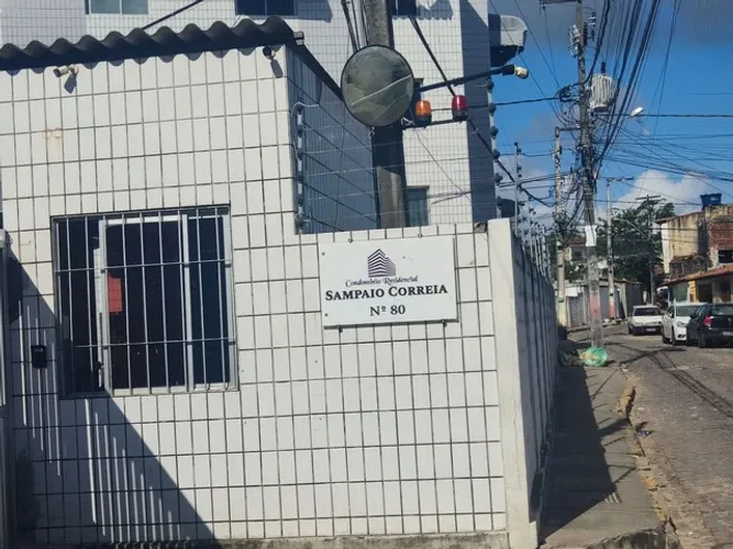 Vende-se apto cond. Sampaio Correia, bairro Dix Septo Rosado. R$ 130reais.