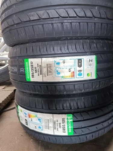 Pneus 185/35/17 novos 