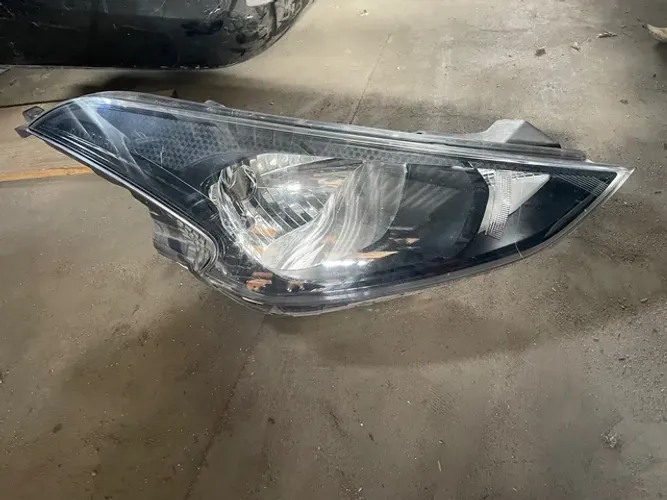 D farol direito Hyundai hb20 2022