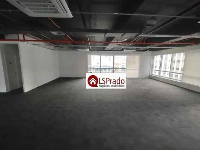 Corporativo, 472 m², 11 vagas, piso elevado com carpete, ar condicionado VRF