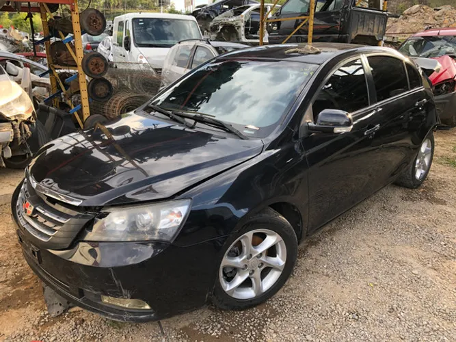 Geely Ec7 vendido em peças