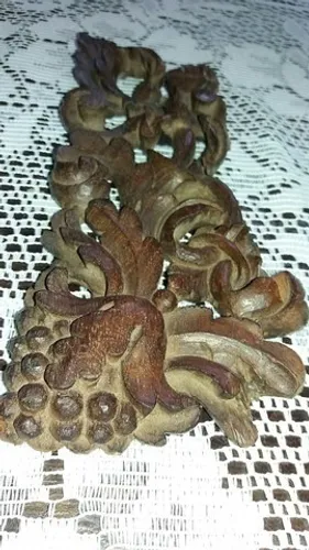 Entalhe ou talha de madeira de lei