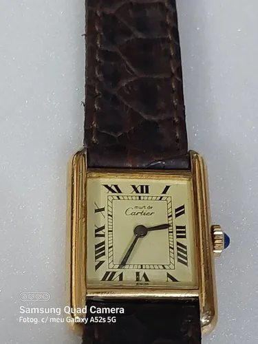 Relógio marca Must Cartier modelo Tank francês 