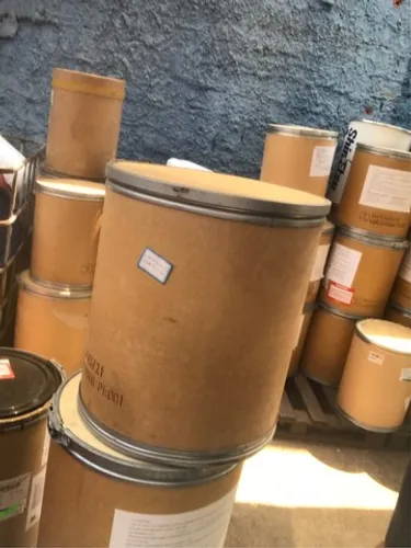 Cilindros de papelão e barricas 