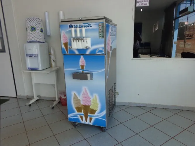 Máquina Sorvete Italiano tipo soft expresso
