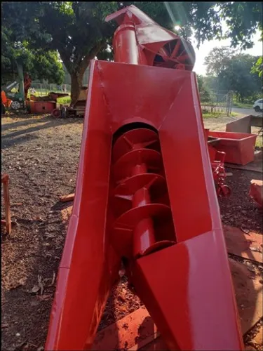Colhedeira de milho em espigas espigadeira marca Penha