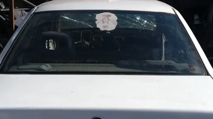 Vidro vigia Vectra 96.